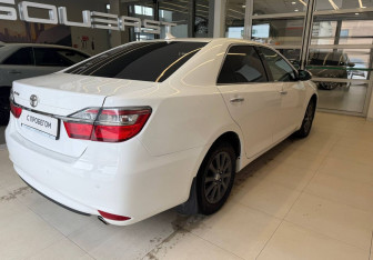 Подержанный автомобиль Toyota Camry Sedan 2018 года (4 фото)