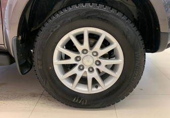 Подержанный автомобиль Mitsubishi Pajero Sport 2012 года (16 фото)