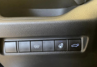 Подержанный автомобиль Toyota RAV4 2020 года (16 фото)