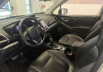 Подержанный автомобиль Subaru Forester Suv 2018 года (13 фото)