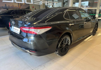 Подержанный автомобиль Toyota Camry Sedan 2019 года (4 фото)