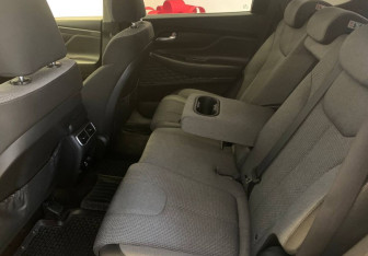 Подержанный автомобиль Hyundai Santa Fe 2021 года (10 фото)