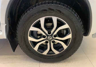 Подержанный автомобиль Nissan Terrano 2017 года (14 фото)