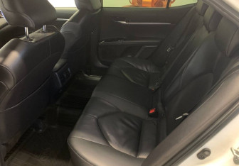 Подержанный автомобиль Toyota Camry Sedan 2019 года (10 фото)