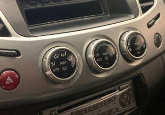 Подержанный автомобиль Mitsubishi L200 2014 года (21 фото)