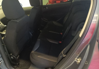 Подержанный автомобиль Peugeot 308 Hatchback 2011 года (10 фото)