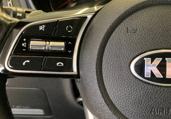 Подержанный автомобиль Kia Optima Sedan 2019 года (17 фото)