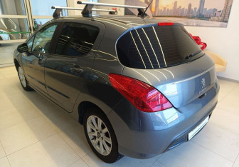 Подержанный автомобиль Peugeot 308 Hatchback 2011 года (6 фото)