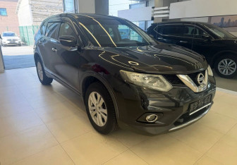 Подержанный автомобиль Nissan X-Trail 2016 года (3 фото)