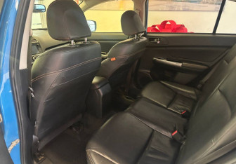 Подержанный автомобиль Subaru XV 2016 года (10 фото)