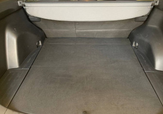 Подержанный автомобиль Toyota RAV4 2021 года (8 фото)