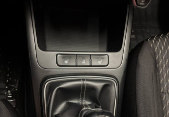 Подержанный автомобиль Kia Rio Sedan 2017 года (16 фото)