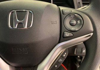 Подержанный автомобиль Honda Fit 2018 года (20 фото)