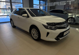 Подержанный автомобиль Toyota Camry Sedan 2015 года (3 фото)