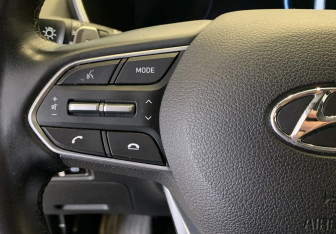 Подержанный автомобиль Hyundai Santa Fe 2021 года (25 фото)