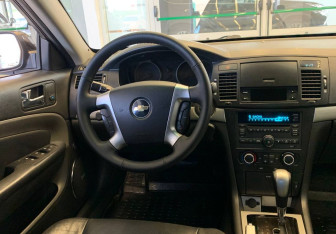 Подержанный автомобиль Chevrolet Epica 2011 года (8 фото)