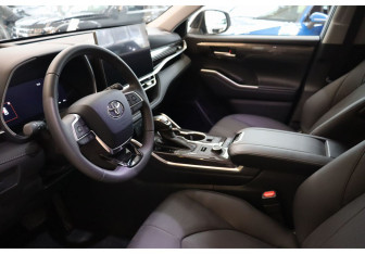 Новый Toyota Highlander 2025 (9 фото)