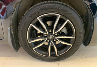 Подержанный автомобиль Toyota Camry Sedan 2016 года (15 фото)
