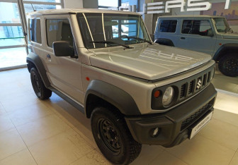 Подержанный автомобиль Suzuki Jimny 2020 года (3 фото)