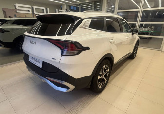 Подержанный автомобиль Kia Sportage 2023 года (4 фото)