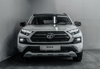 Новый Toyota RAV4 2025 (2 фото)