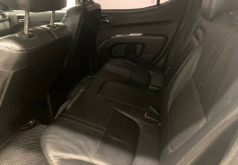 Подержанный автомобиль Mitsubishi L200 2014 года (10 фото)