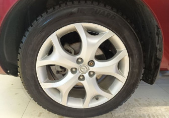 Подержанный автомобиль Mazda CX-7 2010 года (14 фото)