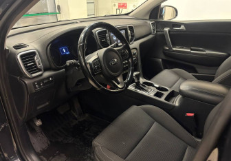 Подержанный автомобиль Kia Sportage 2018 года (13 фото)