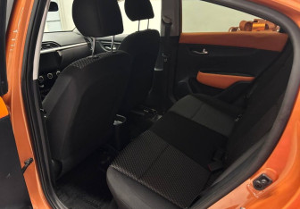 Подержанный автомобиль Kia Rio Sedan 2017 года (10 фото)