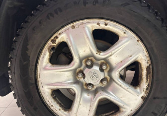 Подержанный автомобиль Toyota RAV4 2011 года (15 фото)