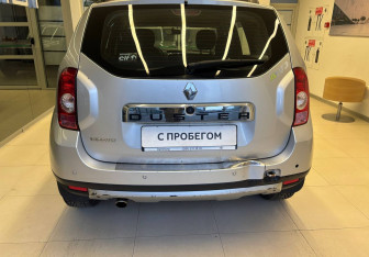 Подержанный автомобиль Renault Duster 2012 года (5 фото)