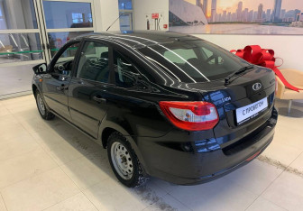 Подержанный автомобиль LADA (ВАЗ) Granta Sedan 2016 года (6 фото)