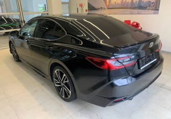 Подержанный автомобиль Toyota Camry Sedan 2024 года (6 фото)