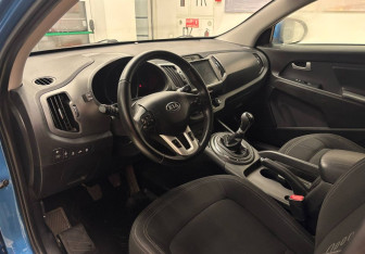Подержанный автомобиль Kia Sportage 2012 года (13 фото)