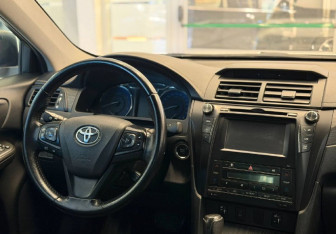 Подержанный автомобиль Toyota Camry Sedan 2015 года (12 фото)