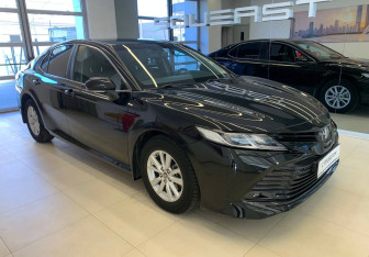 Подержанный автомобиль Toyota Camry Sedan 2021 года (3 фото)