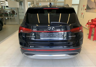 Подержанный автомобиль Hyundai Santa Fe 2021 года (5 фото)