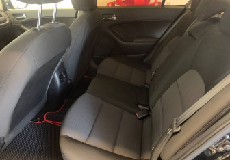 Подержанный автомобиль Kia Cerato Sedan 2015 года (9 фото)