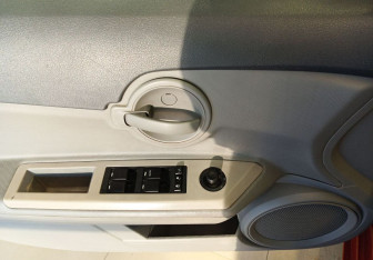 Подержанный автомобиль Dodge Avenger Sedan 2007 года (16 фото)