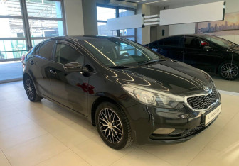 Подержанный автомобиль Kia Cerato Sedan 2015 года (3 фото)