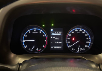 Подержанный автомобиль Toyota RAV4 2018 года (11 фото)