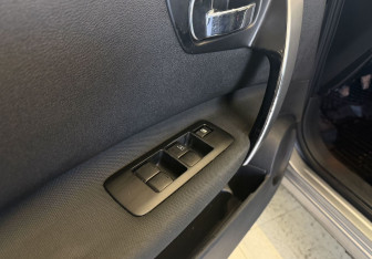 Подержанный автомобиль Nissan Qashqai 2011 года (18 фото)