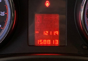 Подержанный автомобиль Opel Meriva 2011 года (10 фото)