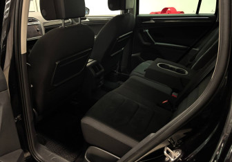 Подержанный автомобиль Volkswagen Tiguan 2017 года (10 фото)