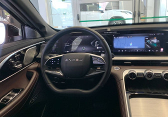Подержанный автомобиль Exeed TXL 2024 года (8 фото)