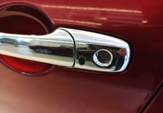 Подержанный автомобиль Mazda CX-7 2010 года (17 фото)