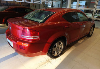 Подержанный автомобиль Dodge Avenger Sedan 2007 года (4 фото)