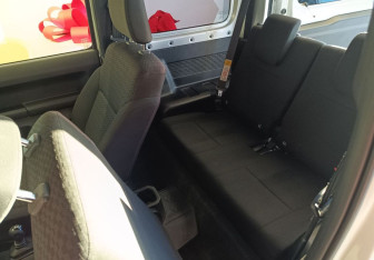 Подержанный автомобиль Suzuki Jimny 2020 года (10 фото)