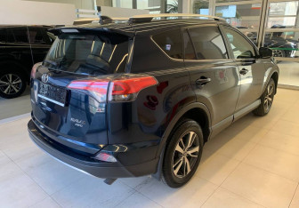 Подержанный автомобиль Toyota RAV4 2019 года (4 фото)