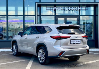 Новый Toyota Highlander 2025 (5 фото)